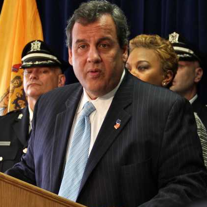 Gov. Chris Christie addresses members of the Camden County police force, 2 November 2015. (Image credit: Emma Lee/WHYY) 